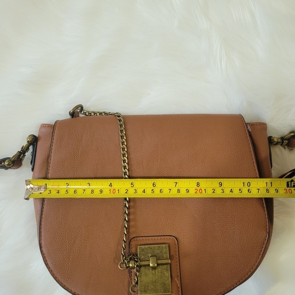 Steve Madden Elegant Tan Leather Shoulder Bag - Picture 10 of 13